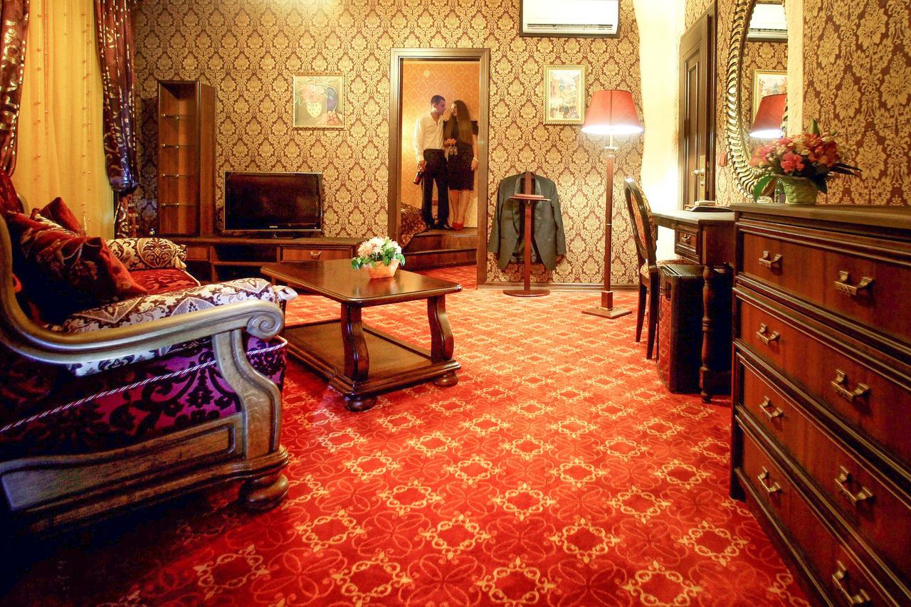 Hotel Kilikiya อุชโฮรอด ภายนอก รูปภาพ