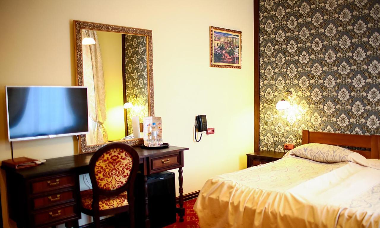Hotel Kilikiya อุชโฮรอด ภายนอก รูปภาพ